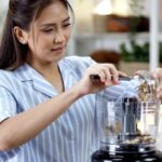 Sarah Geronimo Instagram - Ngayong buwan ay ipinagdiriwang natin ang Buwan ng Wika. Kaya naman magluluto tayo ng isang Pinoy recipe gamit ang paborito ni @justsarahgph na Philadelphia Cream Cheese Light Spread. Panuorin kung paano gawin itong Cream Cheese Tinapa Galunggong Dip. Simple at madali lang itong gawin kaya naman subukan niyo na! #SarahGLovesPhilly 💙