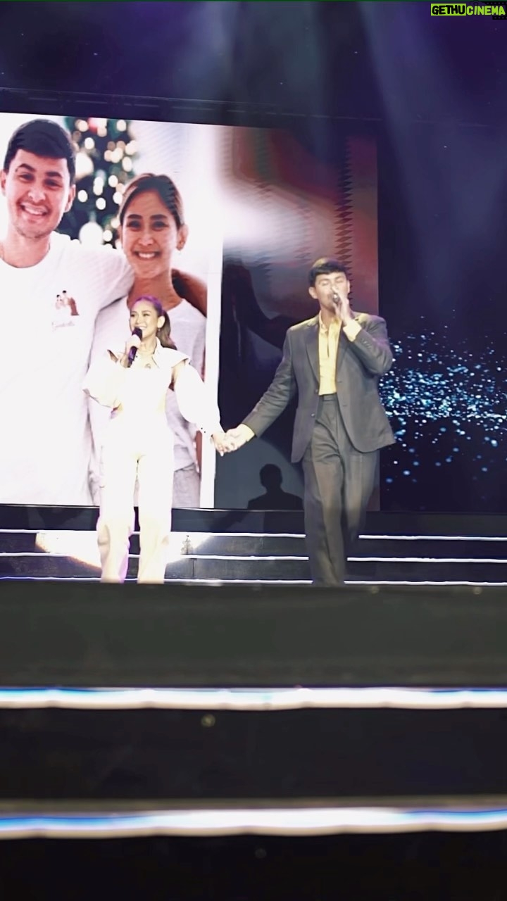 Sarah Geronimo Instagram - So thankful to share a special moment from last night! After 8 years as an ambassador for @sunlifeph, I got the amazing chance to welcome my Other Half, Sarah Geronimo-Guidicelli, into the Sunlife family! Feeling blessed and excited for a ‘Brighter Future’ with Sunlife! #SUNLIFE