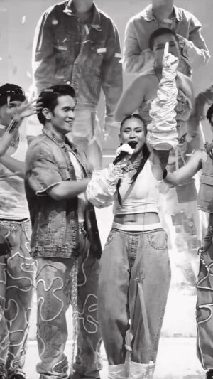 Sarah Geronimo Instagram - To all the incredibly talented dance artists and choreographers of my 20th anniversary concert:

@upeepz @vpeepzofficial - Coach Chips
@ateamph - Mj and Angelica
Coaches Jim, El John, and Devon

Thank you very much for inspiring me with your creativity, dedication, and openness. I have witnessed your hard work and dedication for this project.. until now I’m still in awe of how each of you has embraced the power of collaboration in this concert. I am humbled. I will always be thankful to each one of you. Thank you for your patience and understanding. (LET’S GOOOOO!!!!) 😂😬🤪

I have so much respect and admiration for each one of you. Maraming maraming salamat!!! 👏🏻👏🏻👏🏻👏🏻👏🏻👏🏻👏🏻

Maraming salamat for celebrating my 20th anniversary concert with me. ❤️

Mabuhay kayo!!!🥳🥳🥳🥳🎉🎉🎉