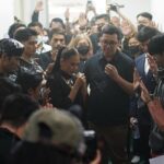Sarah Geronimo Instagram - Direk Paolo.. maraming salamat po sa tiwala at pasensya. Lalo po tumaas ang respeto ko dahil sa humility at resilience na ipinakita nyo sa project na ito. Tito Gary and tita Angeli.. you have raised an amazing human being not just because he’s talented and intelligent, but most especially because his heart is for God. Mabuhay ka direk Paolo!!👏🏻👏🏻👏🏻👏🏻 At sa buong prod team!! Maraming salamat po!! Napakagaling nyo!! Salamat for making my 20th anniversary concert extra special! Thank you to my wonderful band!! Sir Louie Ocampo our musical director!! To my back up singers. To my amazing dancers/choreographers !! Woooow!!!! You guys showed nothing but excellence and passion on that stage. Thank you for the inspiration. To Ms. Yosha and teacher Annie.. my voice teachers.. thank you for the words of encouragement and guidance. To my glam team.. Sir Juan Sarte- make up Raymond Santiago- hair Liz Uy and Bang Pineda- wardrobe Thank you for making me feel extra confident and special that night. 🤩 Sa aking mga special guests.. thank you very much for sharing your music and time with us. I am humbled.. inspired with your generosity and artistry. Boss Vic.. salamat po for being God’s instrument to help my family have a better and comfortable life. Mula po noon hanggang ngayon, maraming salamat po para sa lahat ng pang unawa at suporta. Popsters.. wala kayong katulad. Maraming maraming salamat para sa inspirasyon at pagmamahal. Patuloy nating aabutin ang mga tala. Maraming salamat at di kayo bumitiw. Mahal ko kayo. Happy 20 years!!
