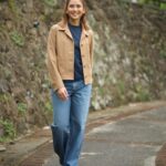 Sarah Geronimo Instagram - It’s so easy to stay in style with this jersey relaxed jacket from @uniqlophofficial ! Simply mix and match and you’re good to go! It looks so good when I’m out to meet friends or go for walks around the city. Love the versatility of this jacket! #UniqloPH #LifeWear