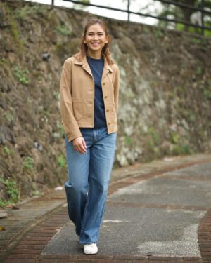 Sarah Geronimo Instagram - It’s so easy to stay in style with this jersey relaxed jacket from @uniqlophofficial ! Simply mix and match and you’re good to go! It looks so good when I’m out to meet friends or go for walks around the city. Love the versatility of this jacket!

#UniqloPH #LifeWear