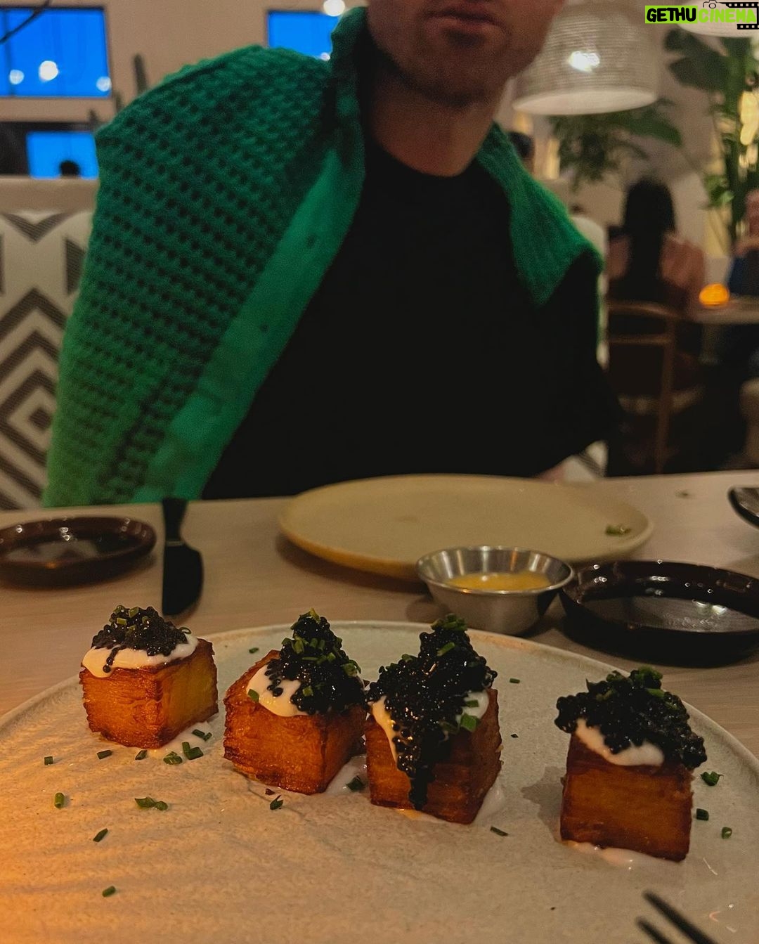 Sarah Jeffery Instagram - no one does it like @planta does it. thank you for having us at your new Marina Del Rey location we are lifers 💚🌱🥑 #plantbased PLANTA