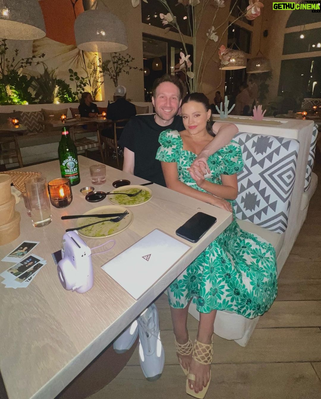 Sarah Jeffery Instagram - no one does it like @planta does it. thank you for having us at your new Marina Del Rey location we are lifers 💚🌱🥑 #plantbased PLANTA