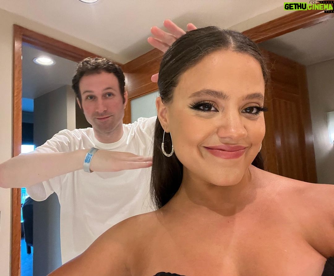 Sarah Jeffery Instagram - heyyyy @josephvecsey1 love you
