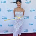 Sarah Jeffery Instagram - a sweet weekend in Seattle celebrating our film #yearofthefox 💐 this team is truly so special. big thank you to all my favorite people for coming to support, it means more than you’ll ever know 💓 swipe to see a really cute seal at the end
