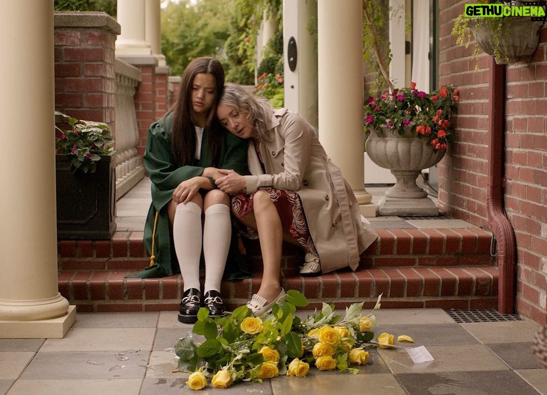 Sarah Jeffery Instagram - ivy and paulene 🦊❤️🩹 @janewadams you’re the best #yearofthefox