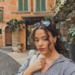 Sarah Jeffery Instagram - europa 🎨 Verona, Italy