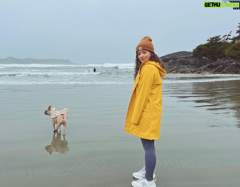 Sarah Jeffery Instagram - dog mom activated @pacificsands Pacific Sands Beach Resort