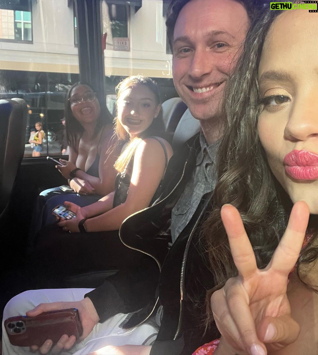 Sarah Jeffery Instagram - a sweet weekend in Seattle celebrating our film #yearofthefox 💐 this team is truly so special. big thank you to all my favorite people for coming to support, it means more than you’ll ever know 💓 swipe to see a really cute seal at the end