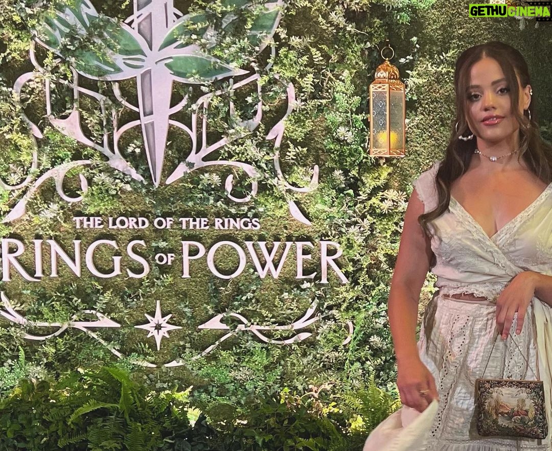 Sarah Jeffery Instagram - can’t believe I have to wait to watch the rest of my new comfort show 🥲@lotronprime is stunning and I geeked tf out 🧝♀️🌿