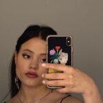 Sarah Jeffery Instagram - thank u for streaming suffer I love u all 🌹