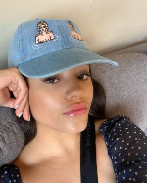 Sarah Jeffery Instagram - chillin out maxin relaxin all cool