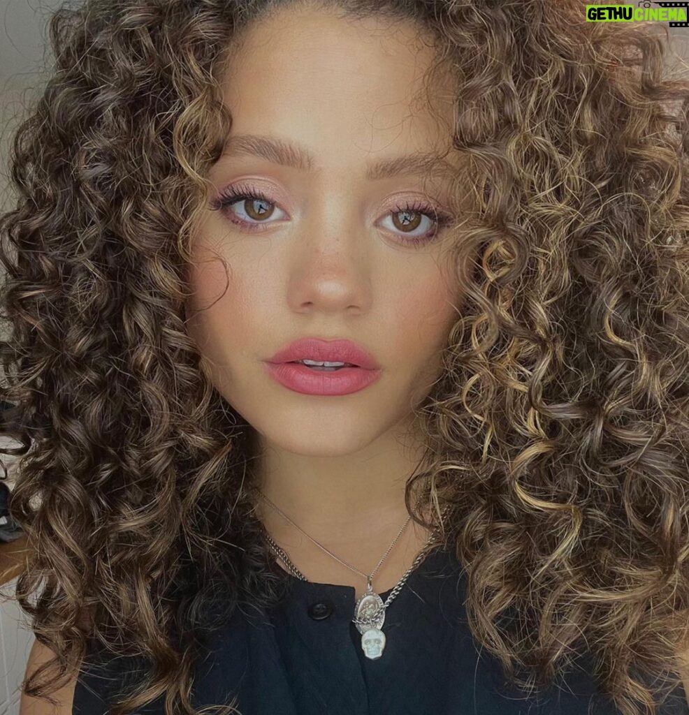 Sarah Jeffery Instagram - the curls did their thing and I’m proud of them for it