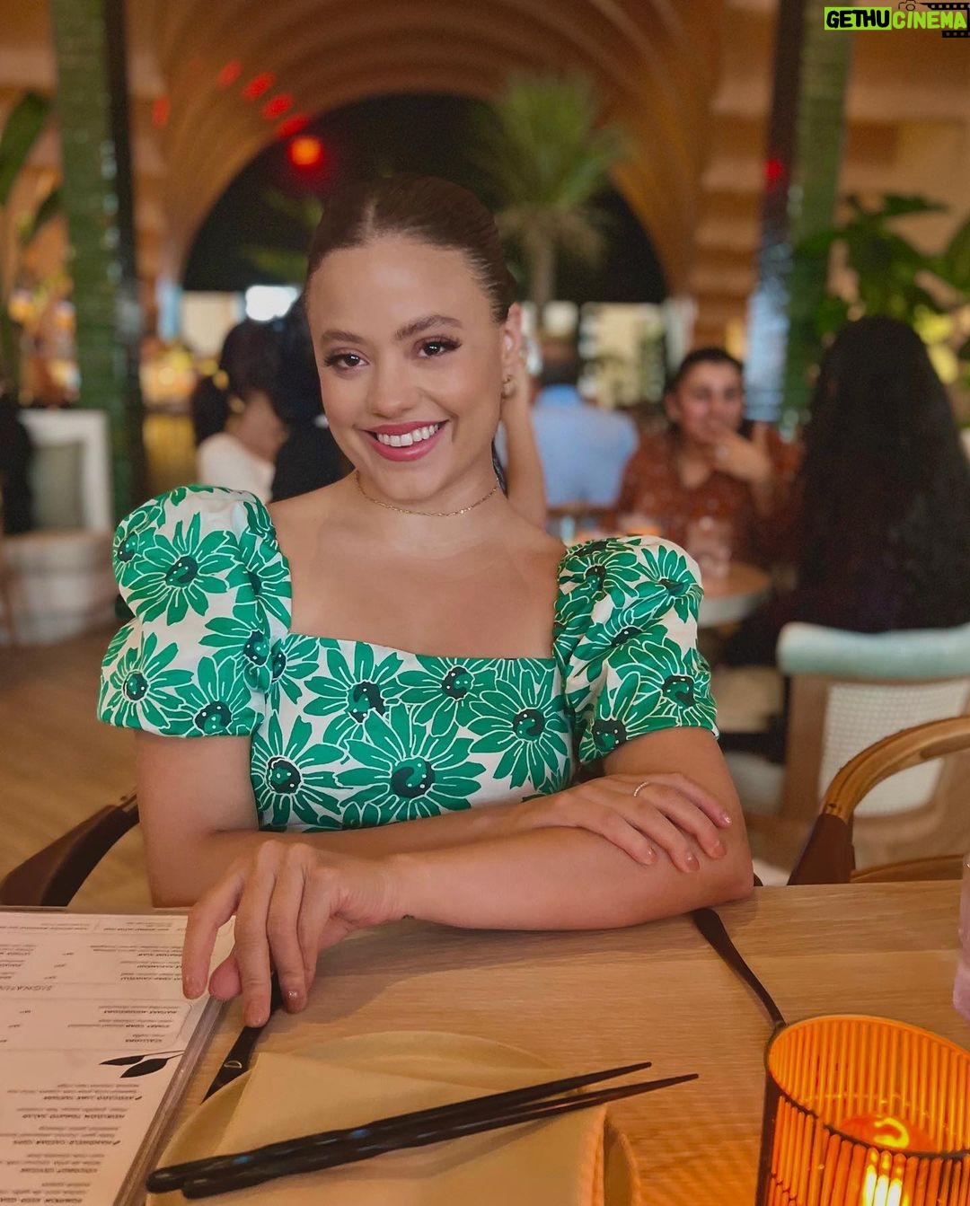 Sarah Jeffery Instagram - no one does it like @planta does it. thank you for having us at your new Marina Del Rey location we are lifers 💚🌱🥑 #plantbased PLANTA