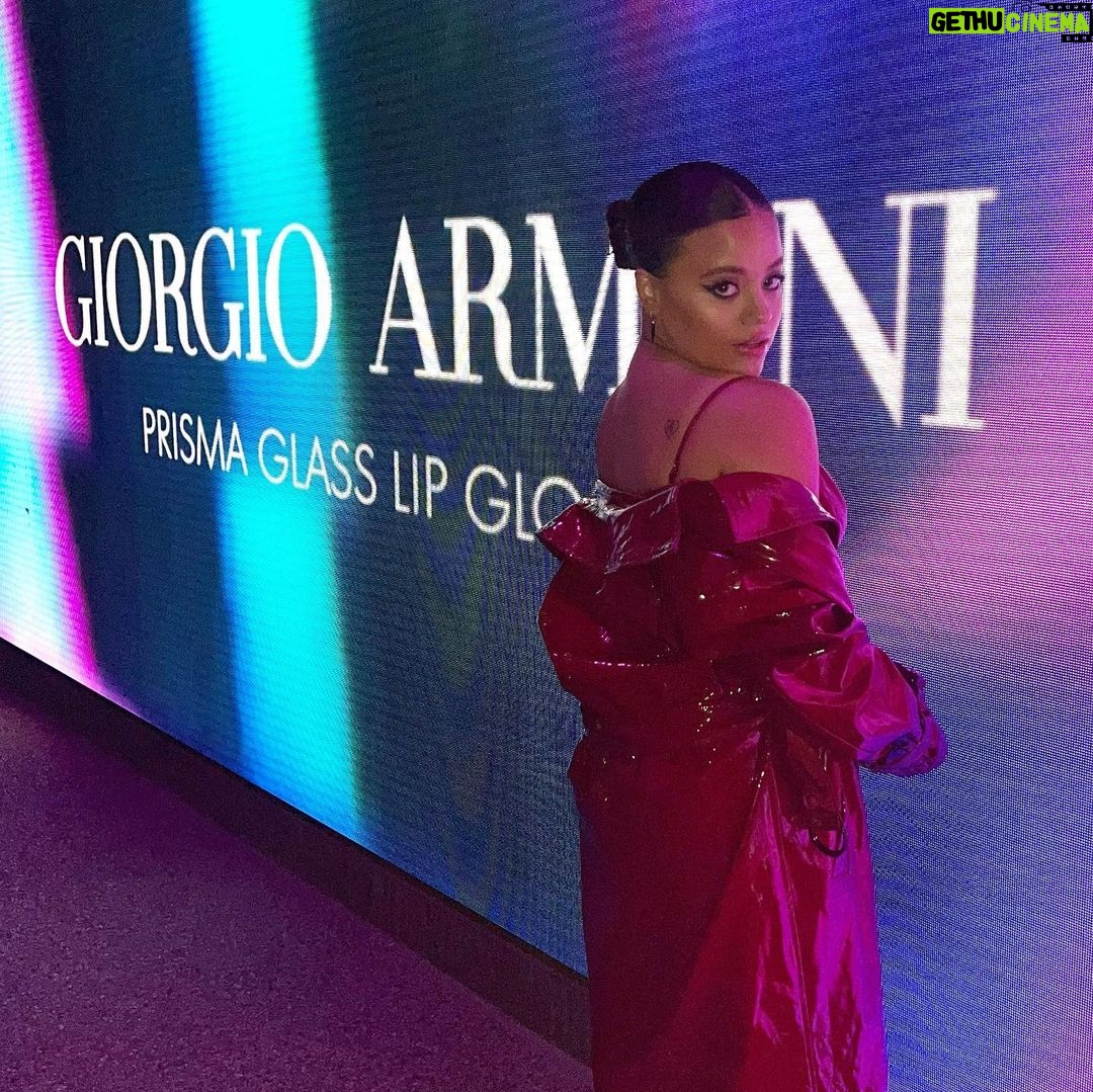 Sarah Jeffery Instagram - bestie and I left the valley 🙉 @armanibeauty