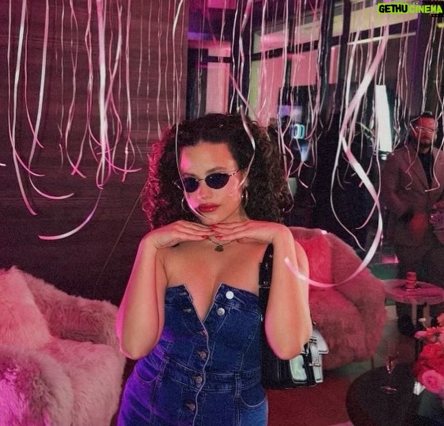 Sarah Jeffery Instagram - Y2K dreams come true with @clarinsusa @thealist.us fam and @xtina 🤩💗🦋