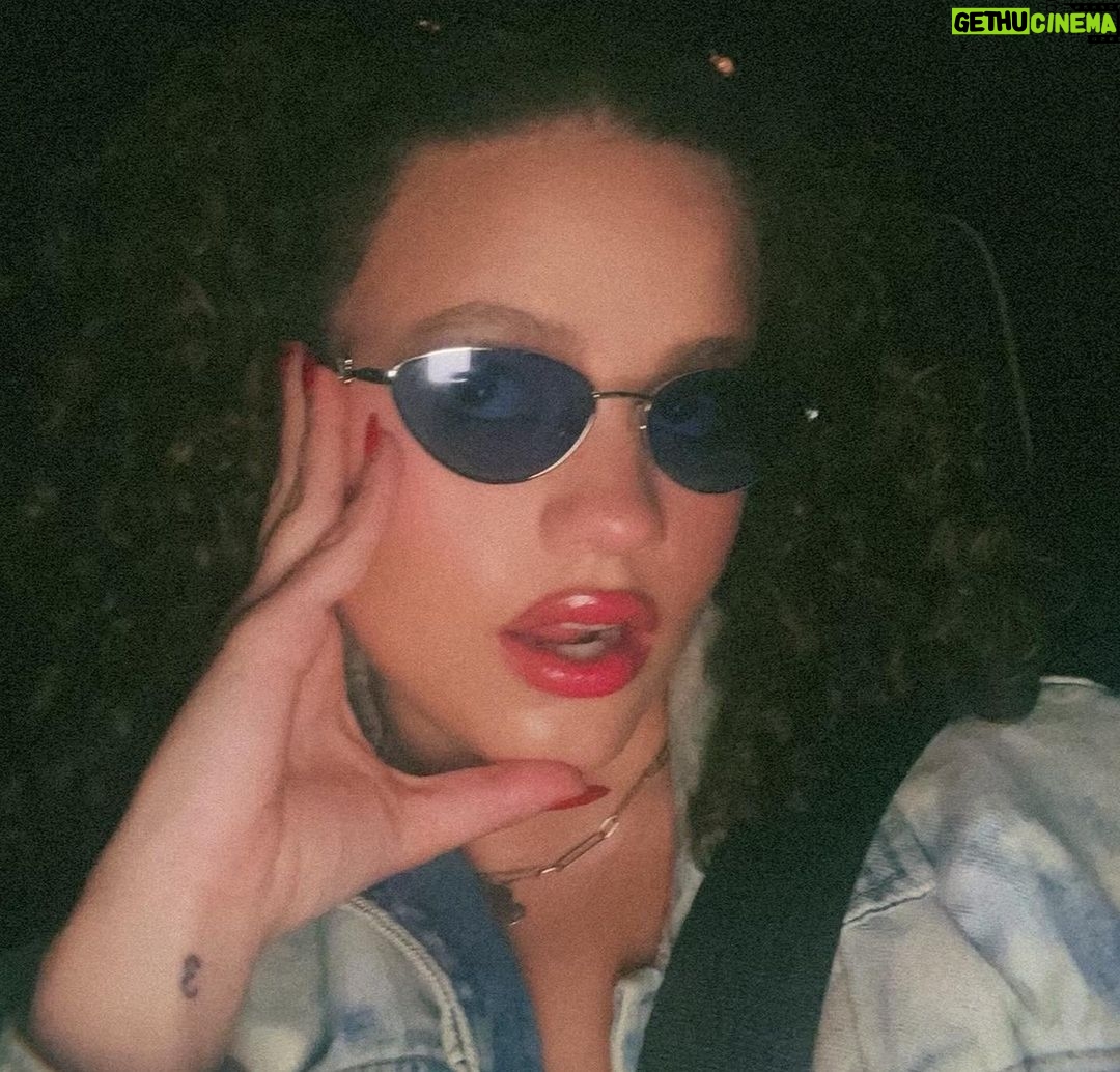 Sarah Jeffery Instagram - Y2K dreams come true with @clarinsusa @thealist.us fam and @xtina 🤩💗🦋