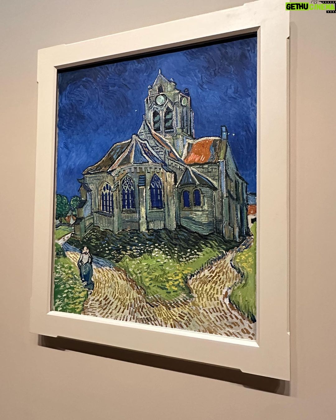 Sarah Jessica Parker Instagram - Amsterdam Thank you for sharing your art. Your food. Your trams. Your metro. Your energy. Your vintage clothing stores. And a bounty of hospitality. To all @vangoghmuseum For this, our 2nd visit in 2 days, we thank you. We will remember forever. X, SJ