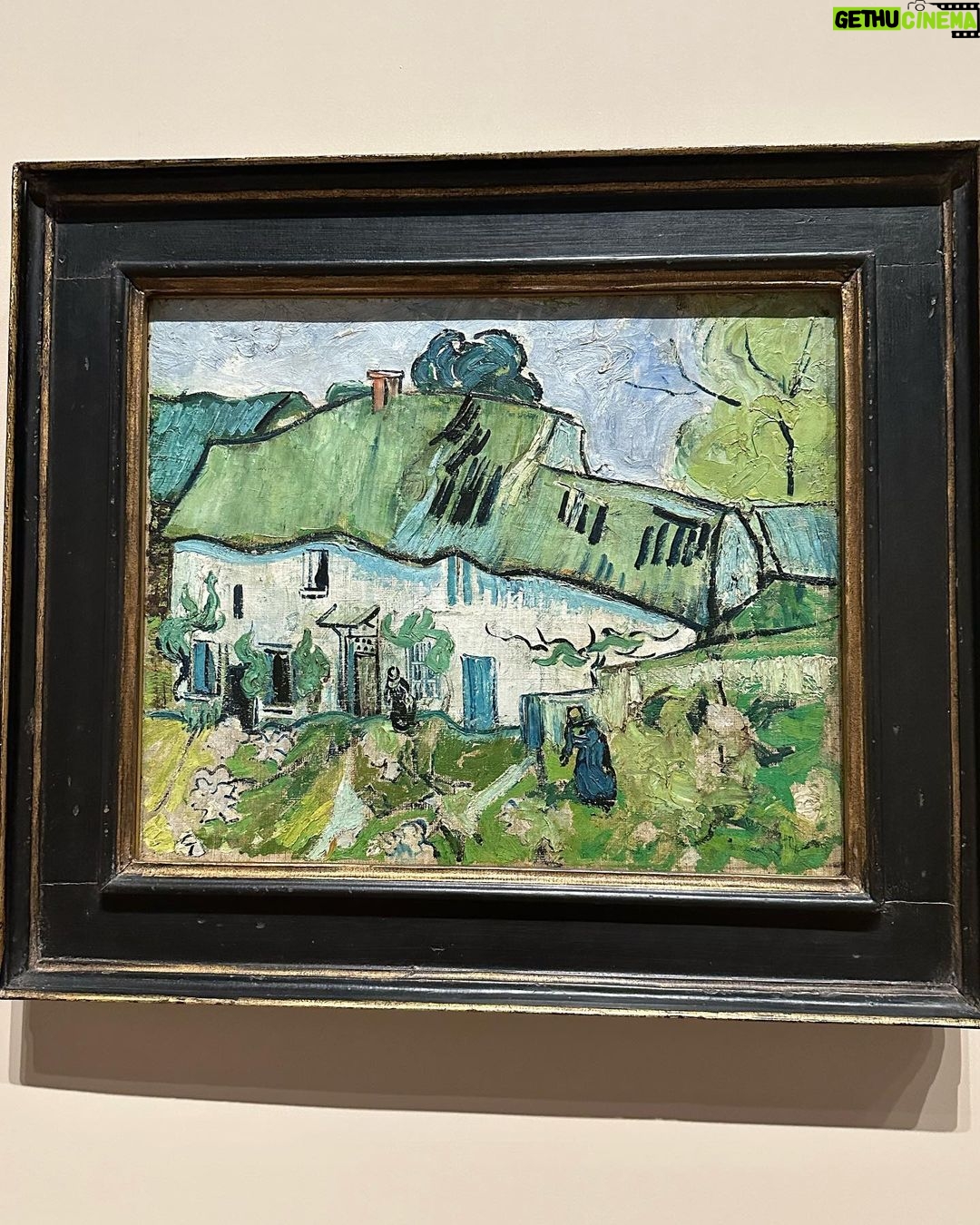 Sarah Jessica Parker Instagram - Amsterdam Thank you for sharing your art. Your food. Your trams. Your metro. Your energy. Your vintage clothing stores. And a bounty of hospitality. To all @vangoghmuseum For this, our 2nd visit in 2 days, we thank you. We will remember forever. X, SJ