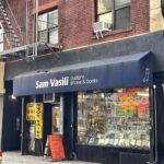 Sarah Jessica Parker Instagram - NYC Thank goodness. Still there. In the heart of the theatre district. Keeping Broadway on and off, and the dance world stepping, kicking, dancing and moving. Isn’t she a perfect storefront? X, SJ