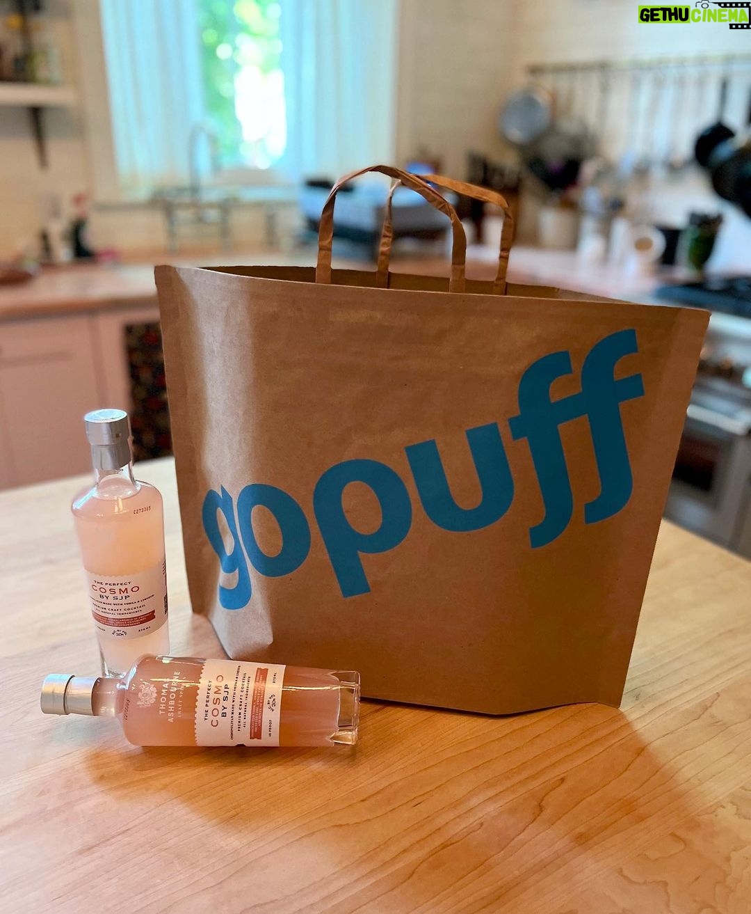 Sarah Jessica Parker Instagram - Refreshing. Crisp. Tangy. Sweet. Our @thomasashbourne Perfect Cosmo. Available now via our friends at @gopuff. Instant gratification. X, SJ
