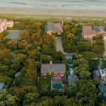 Sarah Jessica Parker Instagram - I love spending summer days out East and just listed my slice of beachside heaven on @bookingcom so others can experience the same. Visit bit.ly/3p7I4Fw to book my Hamptons hideaway on August 23. X, SJ