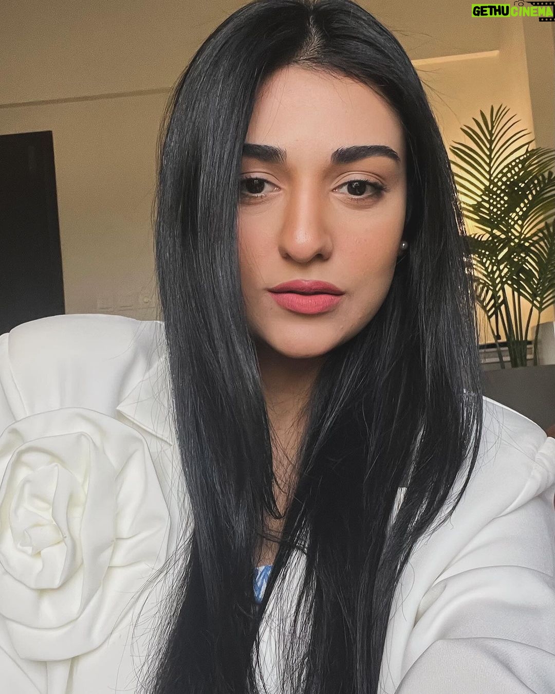 Sarah Khan Instagram - How was the first episode of #AbdullahPurKaDevdas ?