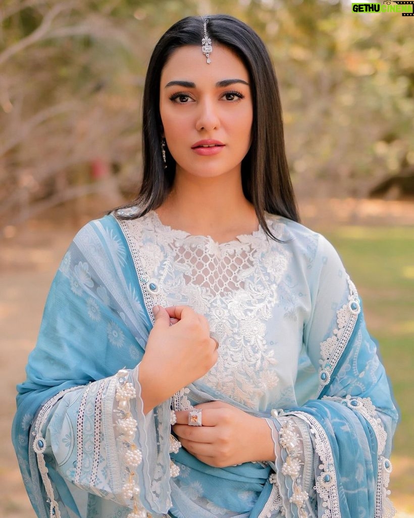 Sarah Khan Instagram - @laeliseonline 👗 brings the most beautifull lawn.Dont get a chance to miss out this summer dress. #laeliseonline #summerlawn #lahore