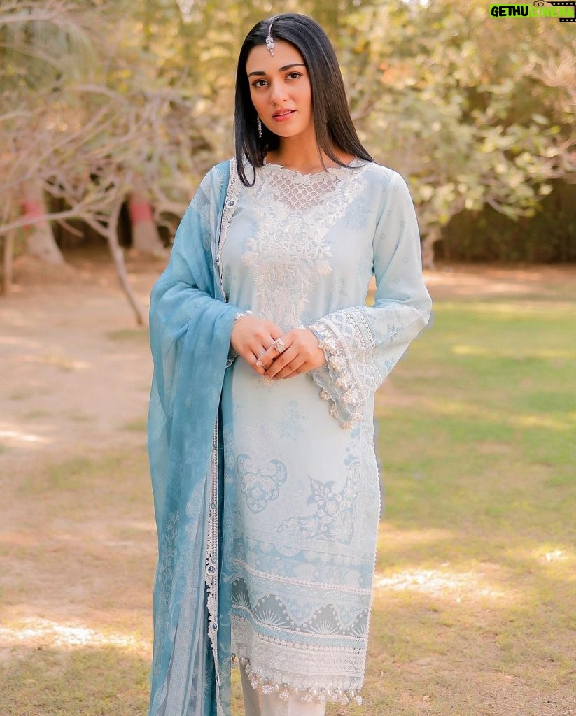 Sarah Khan Instagram - @laeliseonline 👗 brings the most beautifull lawn.Dont get a chance to miss out this summer dress. #laeliseonline #summerlawn #lahore