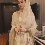 Sarah Khan Instagram – How was the episode? 💕
#ABDULLAHPURKADEVDAS #APKD #GULBANO