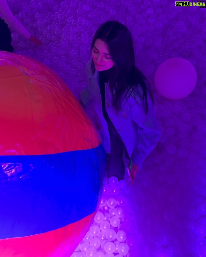 Sarah Khan Instagram - 🫧 🎈💕 London, United Kingdom