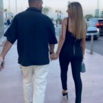 Sarah Lopez Instagram - Quand les darons sont de sortie 😍 c’est hyper important de pouvoir sortir en couple sans bébé quand on peut le faire ❤️ Cannes