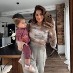 Sarah Lopez Instagram - ❤️ quel est l’âge que vous avez préféré de votre bébé ?
