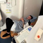 Sarah Lopez Instagram - Gérald et moi sommes heureux de partager avec vous, la toute première photo de notre trésor (et plein d’autres souvenirs figés). Après plusieurs jours à la maternité, quelques complications inattendues, Aaliyah a enfin découvert sa nouvelle maison et se porte, grâce à Dieu, comme un charme. Elle vous envoie depuis sa chambre de princesse, beaucoup de douceur, de tendresse et surtout énormément d’amour. Elle vient agrandir la plus belle des familles : celle que mon homme (qui a été d’un soutien et d’une force incroyable) m’a offert. Elle comble ses parents, son oncle et sa tante, ses grands-parents, son frère et sa sœur … et vous remercie pour toutes les jolies choses que vous avez dit, envoyé, partagé pour elle et à son sujet. À toutes les tatas et tontons du web, mille mercis ! À toute les équipes médicales (c’est important !), mille autres remerciements et une immense gratitude ❤️