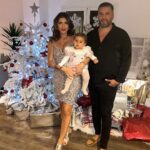Sarah Lopez Instagram - Hier nous avons passé un excellent réveillon avec ma belle famille et ma famille. Aaliyah a été hyper gâté ! Une photo que j’ai toujours rêvé de faire et enfin mon rêve est devenue réalité. Vous avez pu profiter de vos proches ?