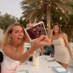 Sarah Lopez Instagram - Ce moment je l’ai attendu … voir la réaction de mes proches (il n’y a qu’une partie des réactions). Des rires, des pleures de joie. Ces vidéos resteront gravées à jamais ❤️🥚