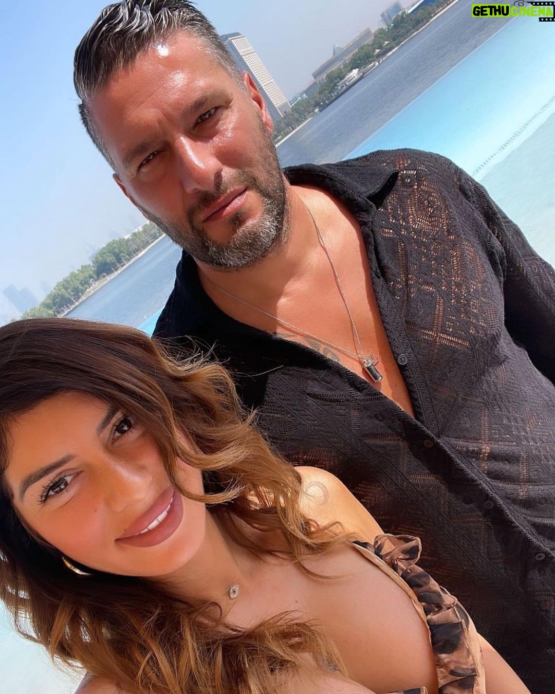Sarah Lopez Instagram - Miss you 🤍 Dubai - UAE