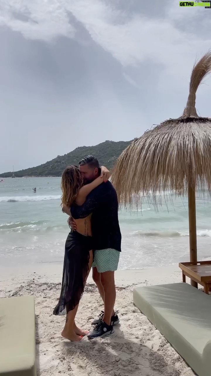 Sarah Lopez Instagram - Les vacances, ça rime avec patience… bon ok, j’en manque un peu surtout quand je veux vous faire une jolie vidéo 😂👋🏽 Porto-Vecchio