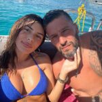 Sarah Lopez Instagram - Merci à mon chéri d’être là dans les bons comme dans les mauvais moments. Aujourd’hui on a fait une journée en amoureux bateau pour se changer les idées. Et vous ? Îles de Lérins