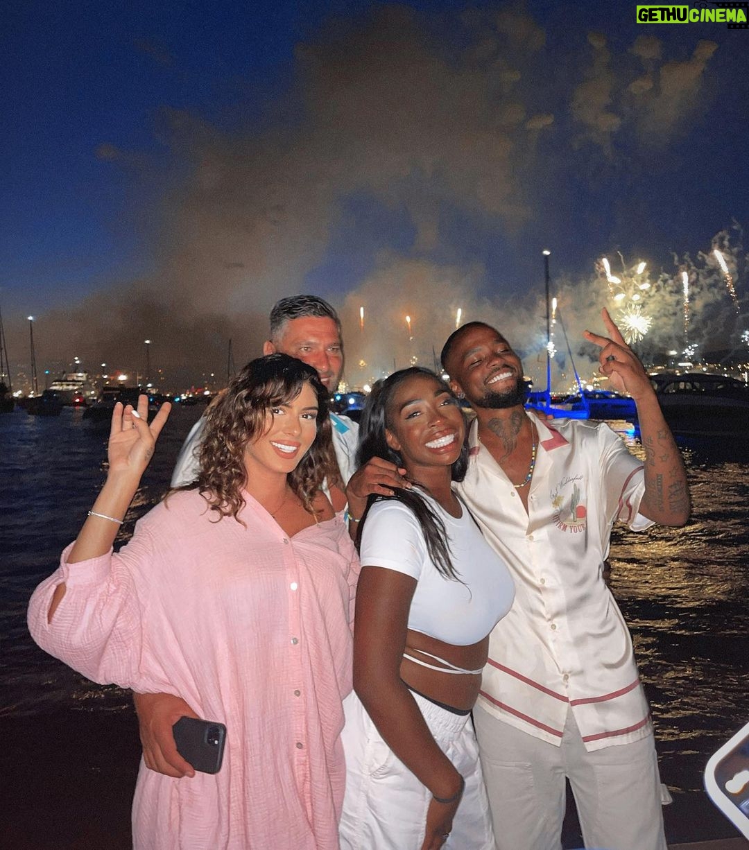 Sarah Lopez Instagram - 14 juillet 🫶🏼 Cannes