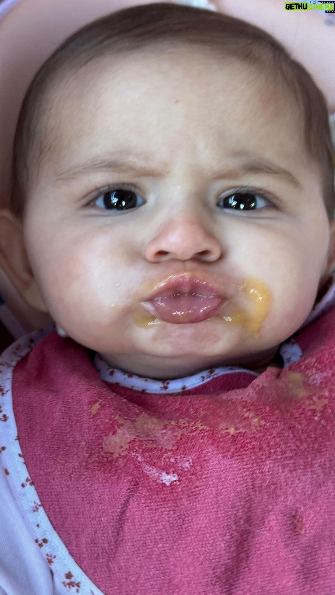 Sarah Lopez Instagram - Pour toi, la maman extraordinaire que tu es si tu passe par là ❤️ Ne soyez donc pas si dure envers vous-même. Aux yeux de votre enfant vous êtes son repère, son modèle, vous êtes tout son monde.