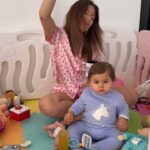 Sarah Lopez Instagram - Big up aux MAMS qui s’occupent de bébé toute la journée et à qui ont dit « je comprends pas pourquoi tu es fatiguée » 😂