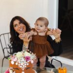 Sarah Lopez Instagram - 6eme moinniversaire de ma beauté ! 🎂 Les photos sont-elles elles pas sublimes ? Merci à ma @chloethphoto pour ces clichés tu es la best !