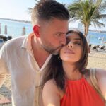 Sarah Lopez Instagram - Qu’est ce qu’il me manque ❤️ je t’aime mon amour de toute ma vie. Je vous souhaite à tous de trouver votre âme sœur ❤️ Dubai, United Arab Emirates