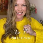 Sarah Mintz Instagram - Segundo día de encendido de velas en Januca ✨🎉 Pedido por la búsqueda de una pareja o, para quienes ya la tienen, paz en el hogar. Les cuento también que la vela 3 es para pedir por los niños, queremos niños buenos y felices 🕯️ ¡Shabat shalom! Nos reencontramos el domingo para seguir compartiendo juntos más sobre esta festividad tan linda. #Januca #Pedidos #Janukia #Festividad