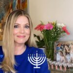 Sarah Mintz Instagram - Mañana comienza Januca 🕎 ¡Una de mis festividades favoritas!! 🥳 Acompañame transitando estos 8 días llenos de luz 🕯️ #Januca #Janukia #Festividad #Judaismo