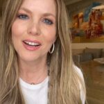 Sarah Mintz Instagram - No solo debemos preocuparnos por nosotros, también debemos preocuparnos por el prójimo. Y el ahora es el momento perfecto para hacerlo ✨ #Mishna #LeccionesDeVida #AmorPropio #AmorHaciaElProjimo #SarahMintz