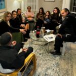 Sarah Mintz Instagram - היינו אצל משפחתו של הלוחם נתנאל מנחם איתן ז"ל שנפל כשנלחם בגבורה בעזה , אין להם מאז חיים יצאתי משם שלולית כולי דמעות לחשוב מה הם עוברים מנציחים כולנו את זכרו. משפחתו וארוסתו מבקשת להנציחו באופנוע טיפול נמרץ ולהמשיך את דרכו בהצלת חיים. עזרו לנו בתרומה לזכרו למען כולנו. #פוריועולמי #פוריו @shalom_mosse Israel