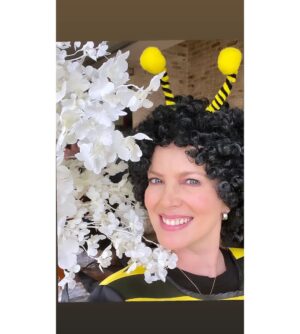 Sarah Mintz Instagram - The Kabbala describes the miracle of Purim as an awaking in the midst of exile.
By Rabbi Yitzchak Luria ..

La Cabalá describe el milagro de Purim como un despertar en medio del exilio.
Por el rabino Itzjak Luria #purim
